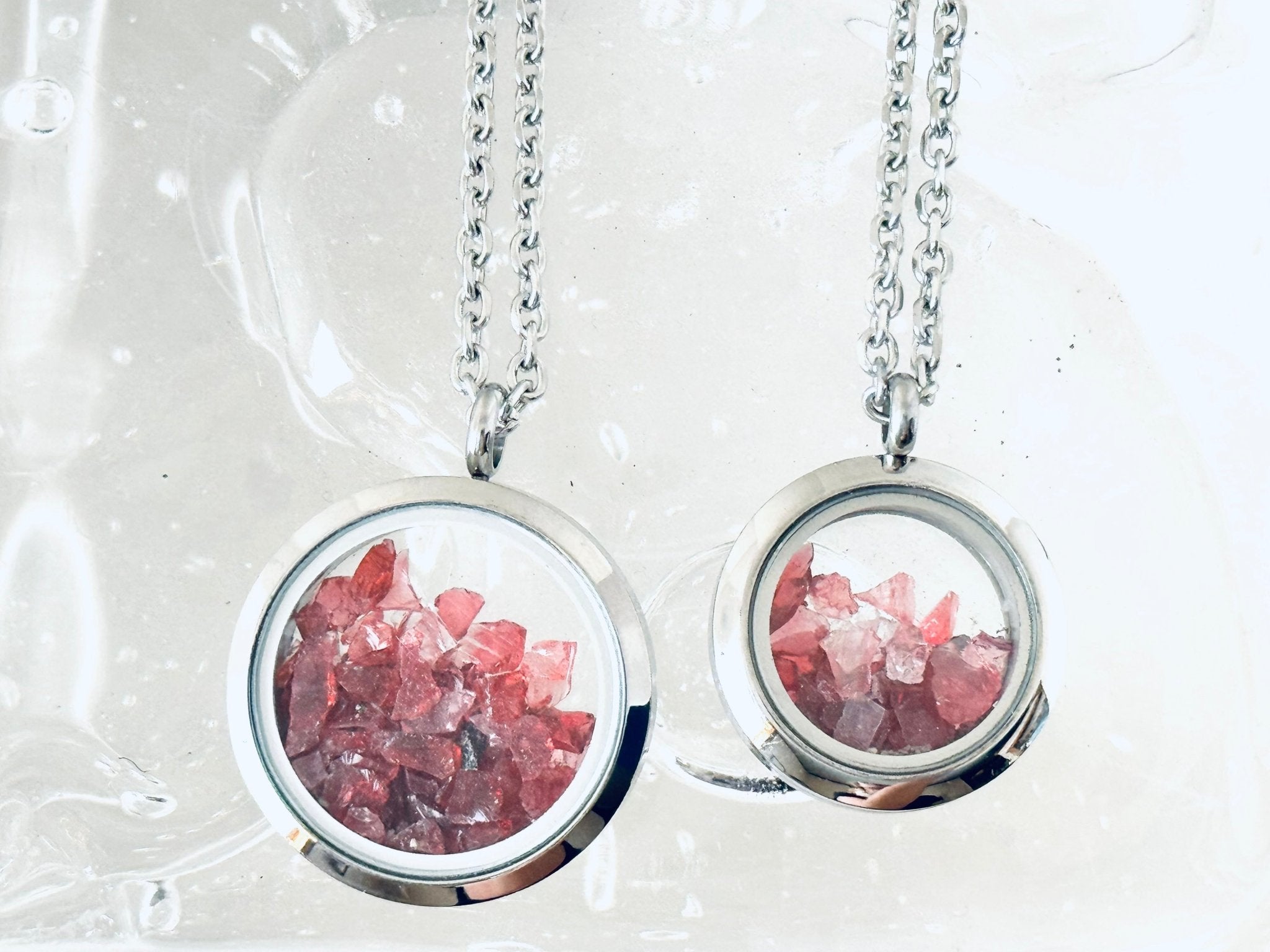 Collier "Hublot Souvenir" pour cendres funéraires - couleur argent - La Meduse - Verre soufflé