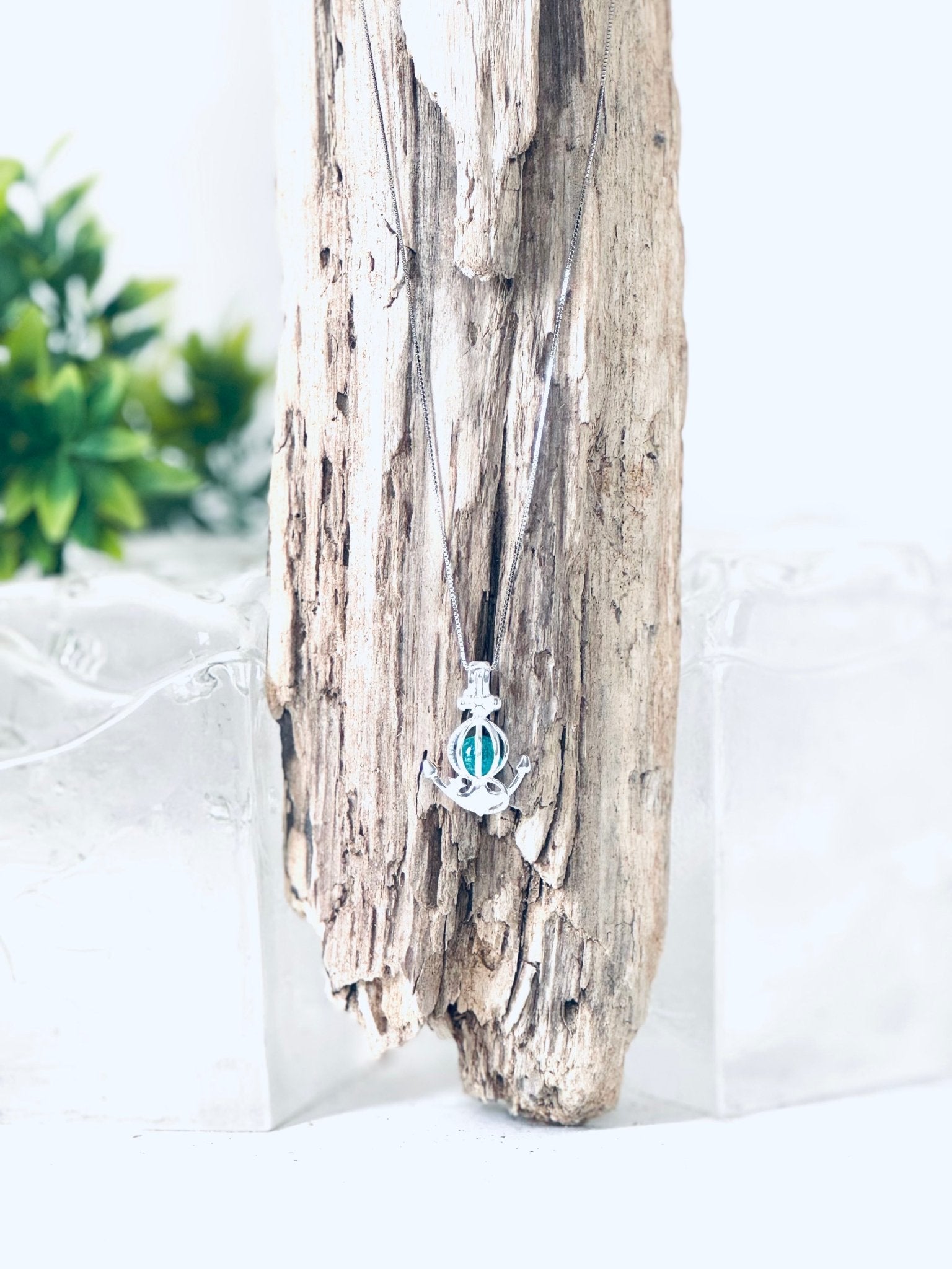 Collier "Bille de mémoire" (ancre) pour cendres funéraires - La Meduse - Verre soufflé